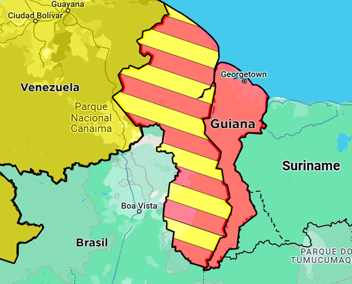 A extensa área da Guiana reivindicada pela Venezuela (Essequibo: identificada no mapa em padrão listrado) faz fronteira com o Brasil e fica a menos de 100 quilômetros de Boa Vista