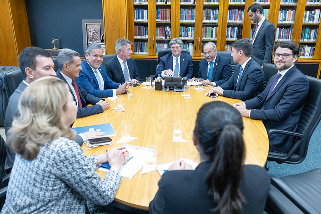 O ministro Luiz Fux reunido com autoridades de Roraima nesta terça-feira no STF. Foto: Ascom/STF