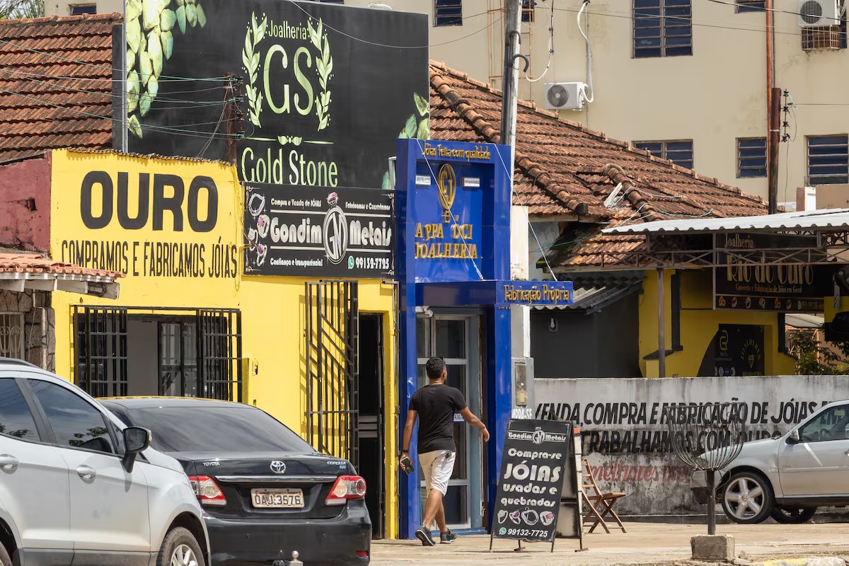 Comerciantes estimam queda de até 40% do movimento na Rua do Ouro Foto: Daniel Teixeira/Estadão
