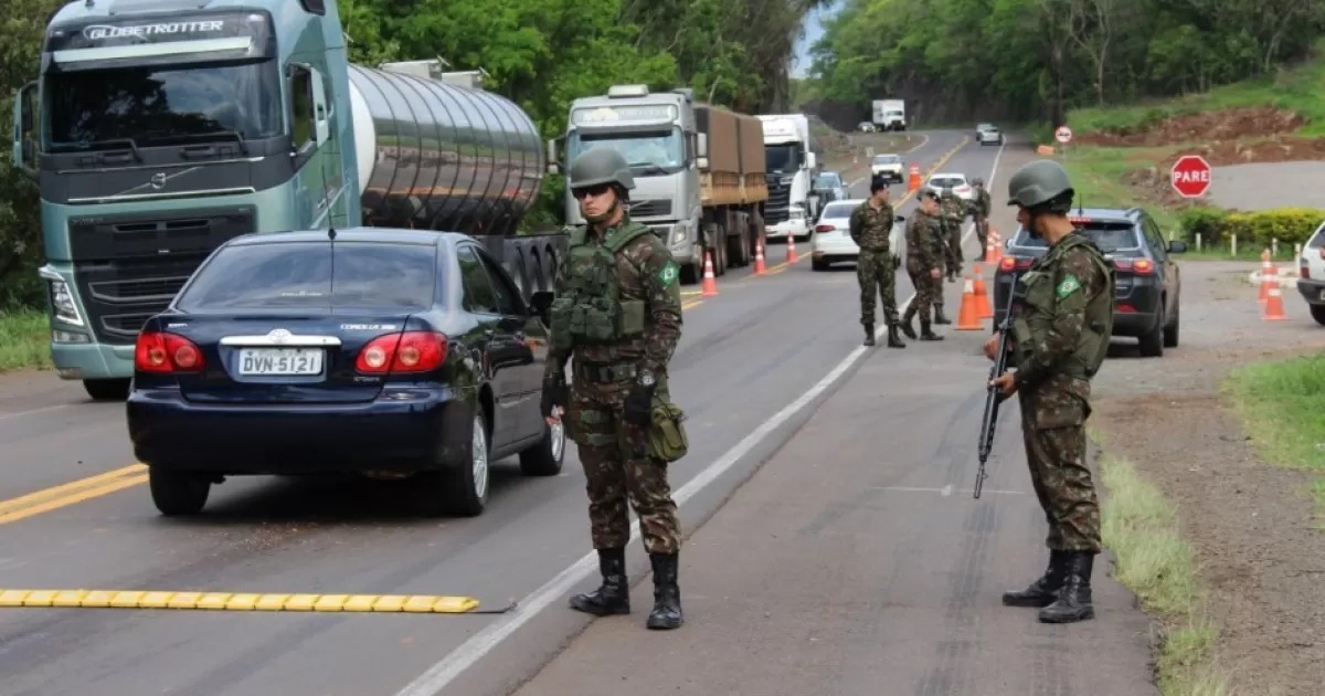 Exército Brasileiro realiza reconhecimento de fronteira no Pico da